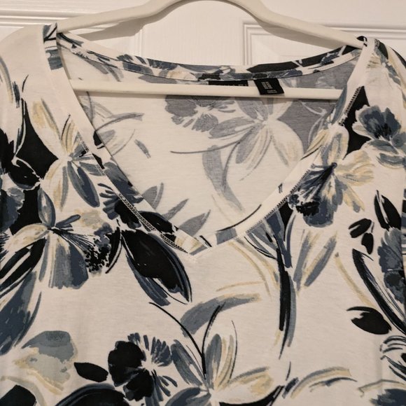 Tahari Sharkbite Tunic - Picture 4 of 4